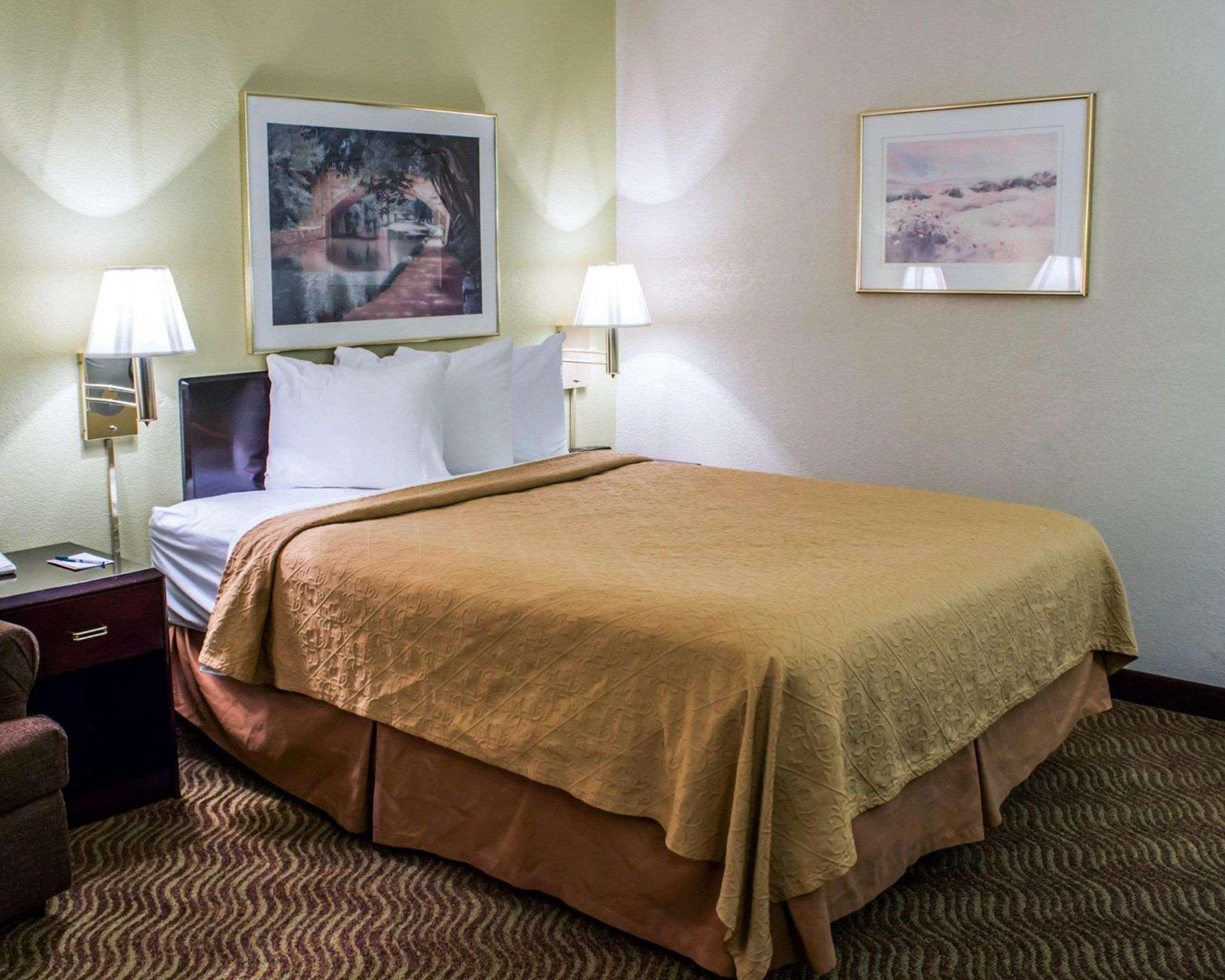 Quality Inn Rocky Mount Eksteriør billede