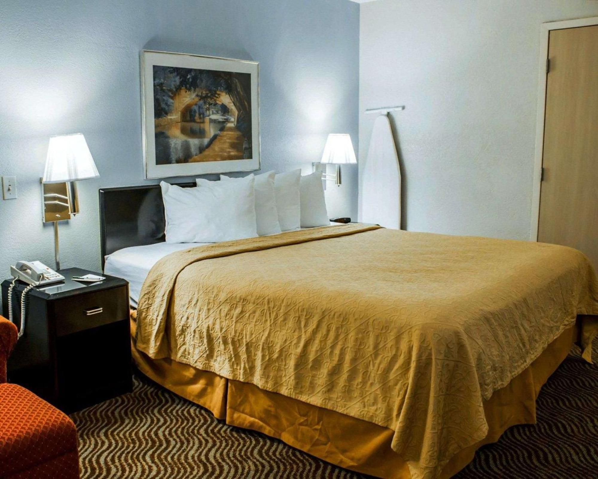 Quality Inn Rocky Mount Eksteriør billede