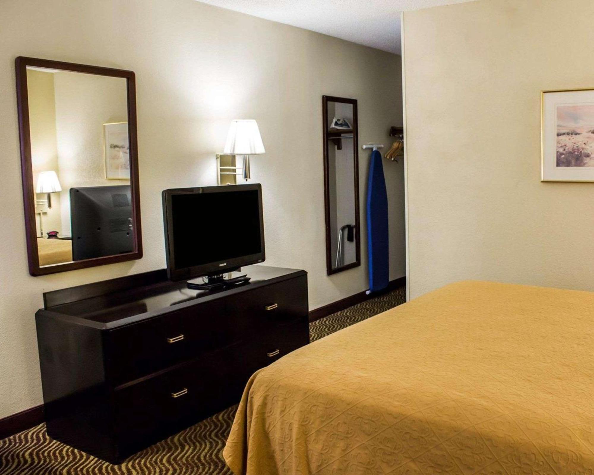 Quality Inn Rocky Mount Eksteriør billede