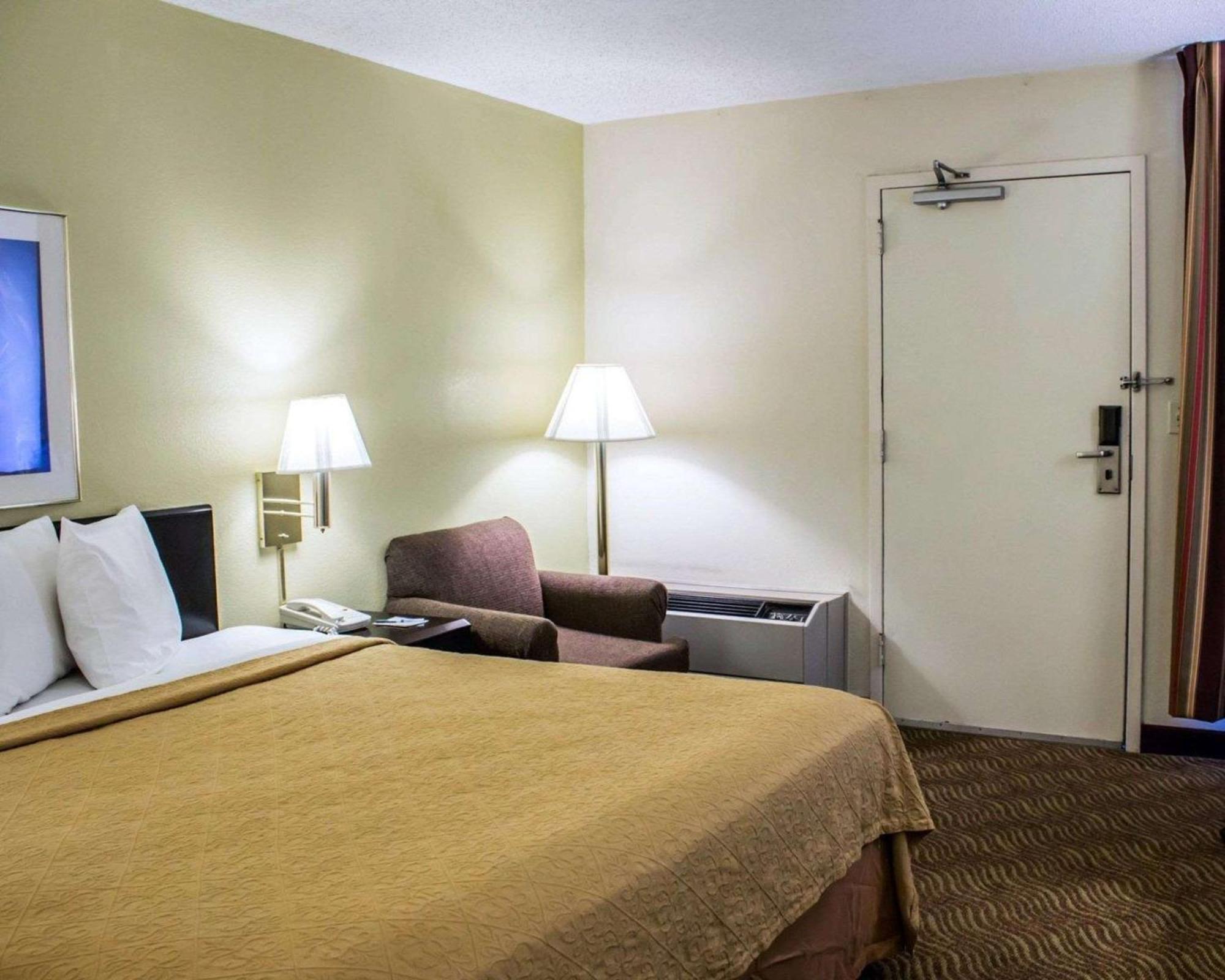 Quality Inn Rocky Mount Eksteriør billede