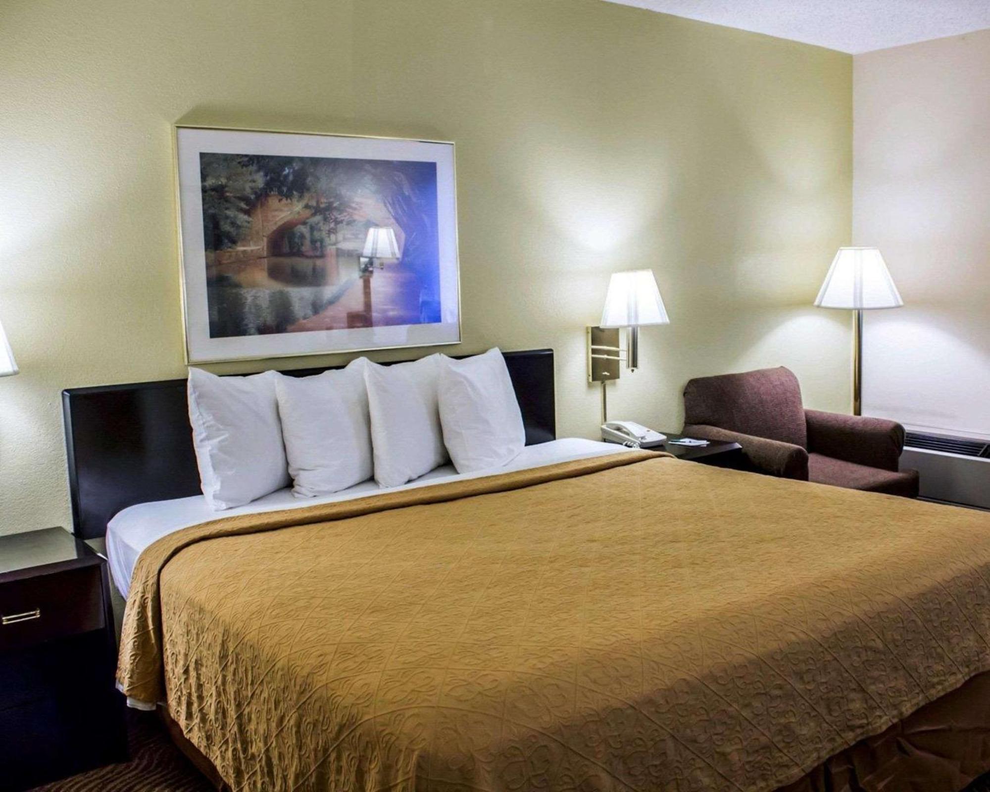 Quality Inn Rocky Mount Eksteriør billede