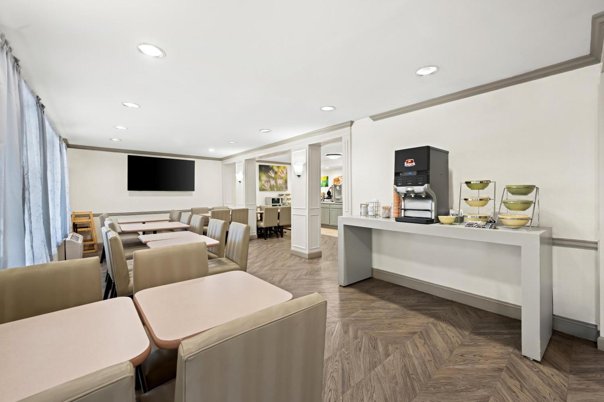 Quality Inn Rocky Mount Eksteriør billede